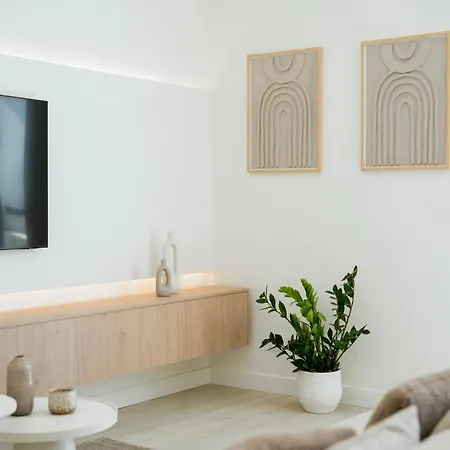 Townhouse With Heated Pool In Downtown Apartmán