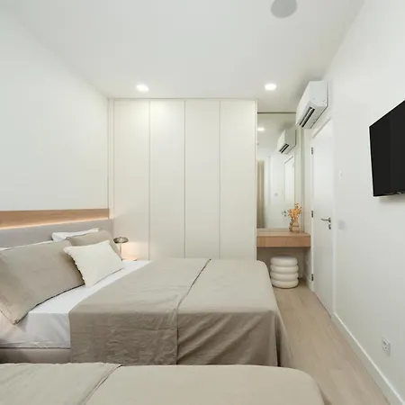 Townhouse With Heated Pool In Downtown Apartmán Faro