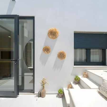 Apartment Townhouse With Heated Pool In Downtown *