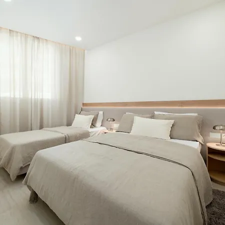 Townhouse With Heated Pool In Downtown *